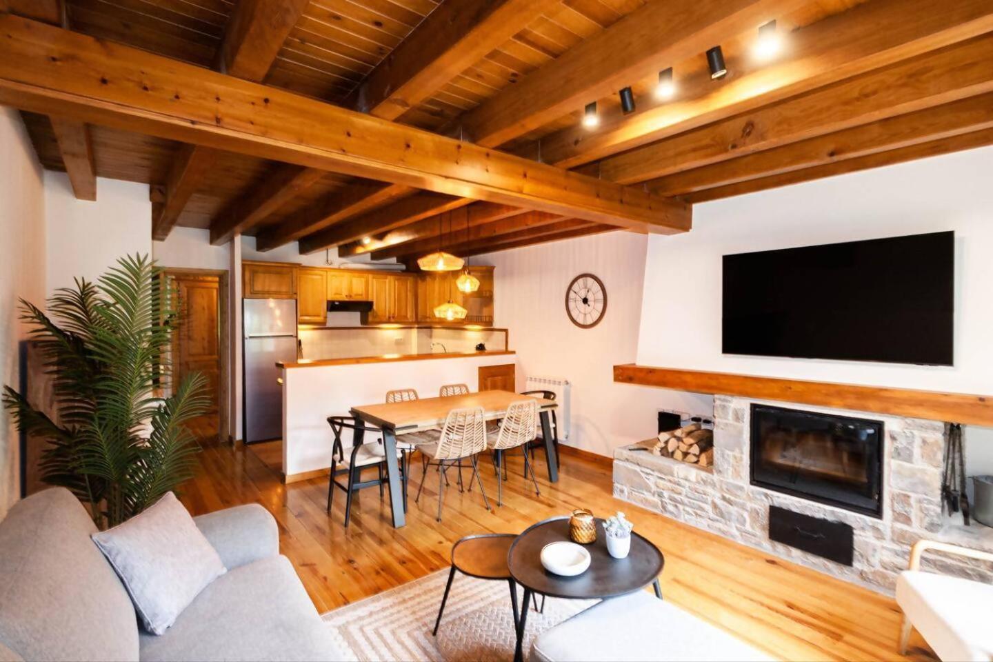Espacioso Apartamento Con Jardin En Salardu Naut Aran Buitenkant foto
